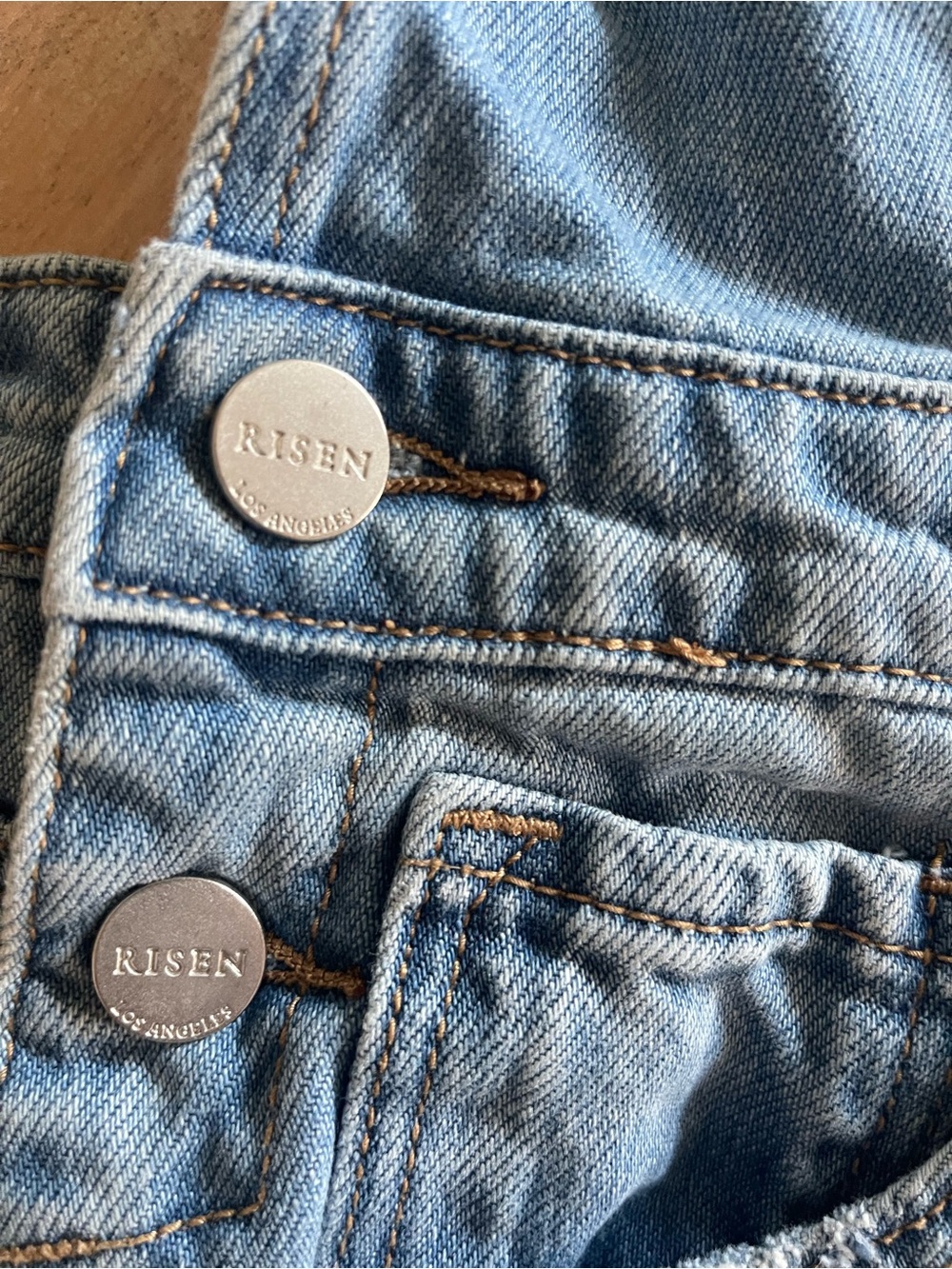 Risen Distressed Denim Overall Shorts Adj Strap Bib Front  Light Wash Size Large - Picture 8 of 16